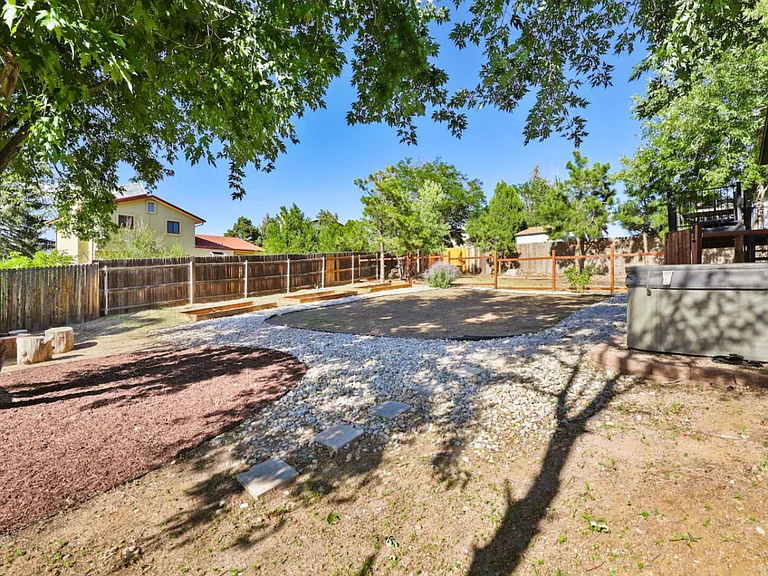 Keystone Cir — Photo 23
