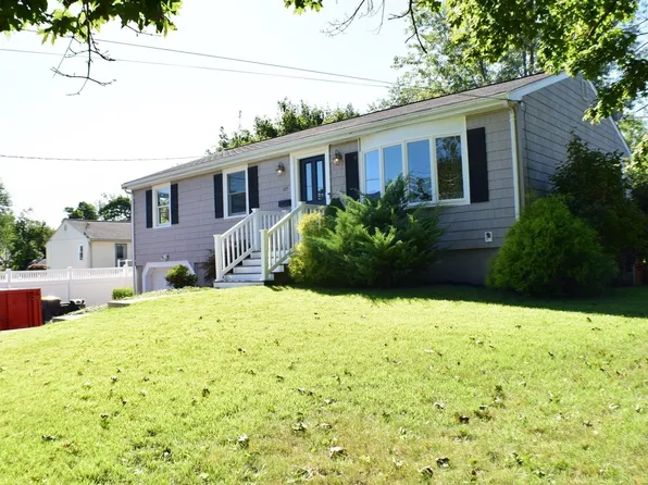 109 Homer Dr, Somerset, MA 02726