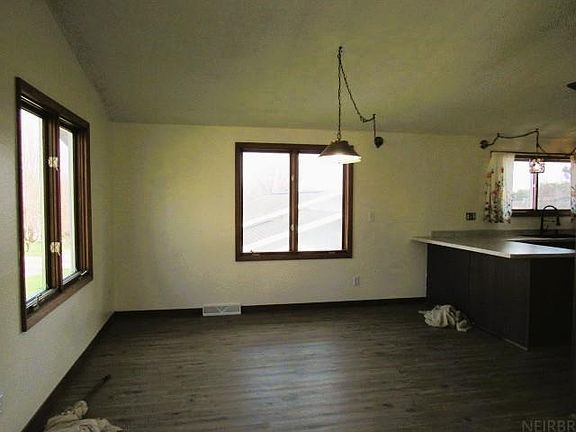 5th image of 216 Celgo Ave
