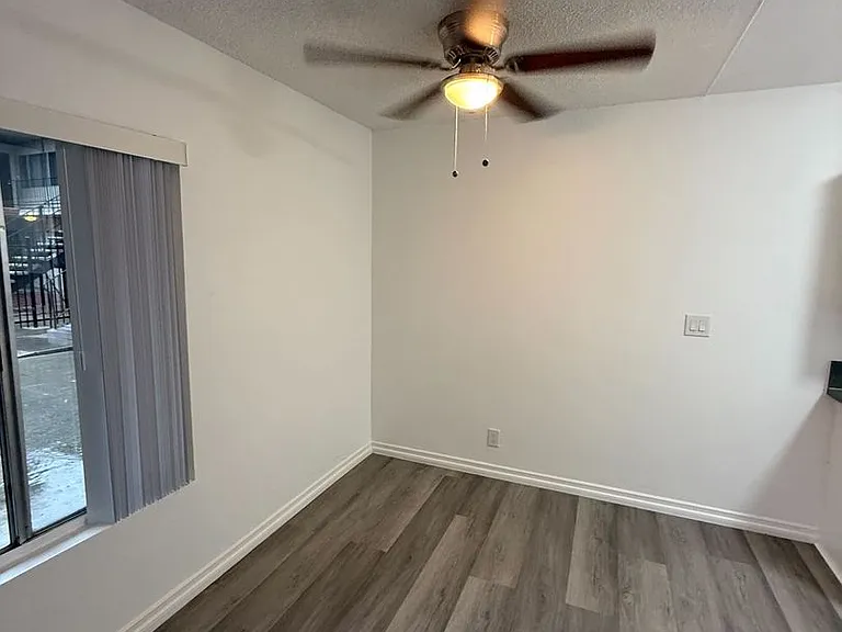 1410 S Minnie St — Photo 12