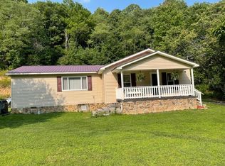 164 Old Detour Rd, Sophia, WV 25921