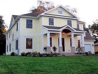 1st image of 125 E Ellis Ave