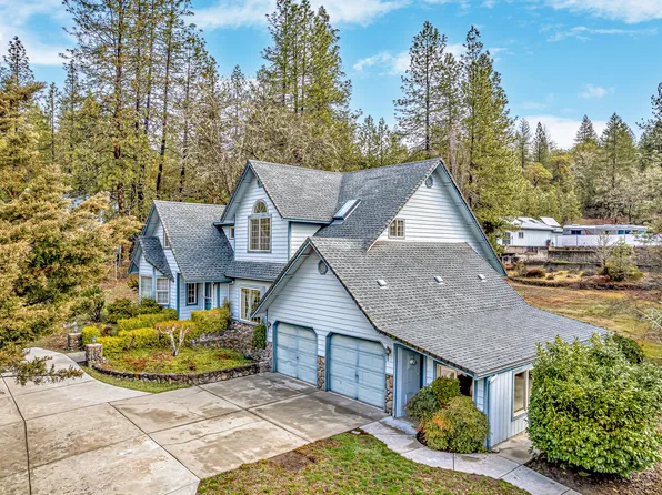 3592 E Evans Creek Rd, Rogue River, OR 97537