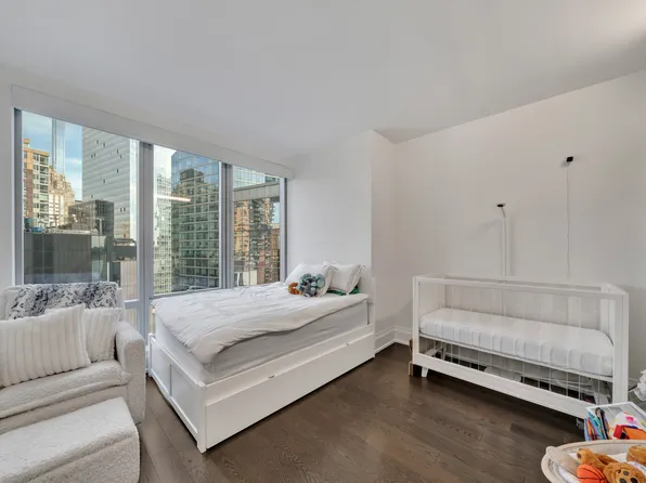 50 Riverside Boulevard image 5 of 28