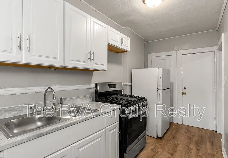2611 Grayland Ave — Photo 10