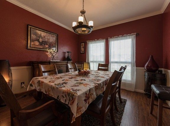3rd image of 2030 Rosewood St
