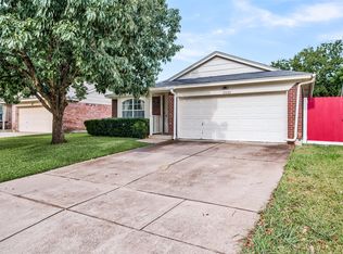 5530 Four Winds Dr, Arlington, TX 76018