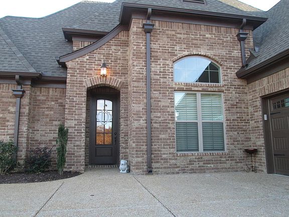 3rd image of 1814 Linden Dr