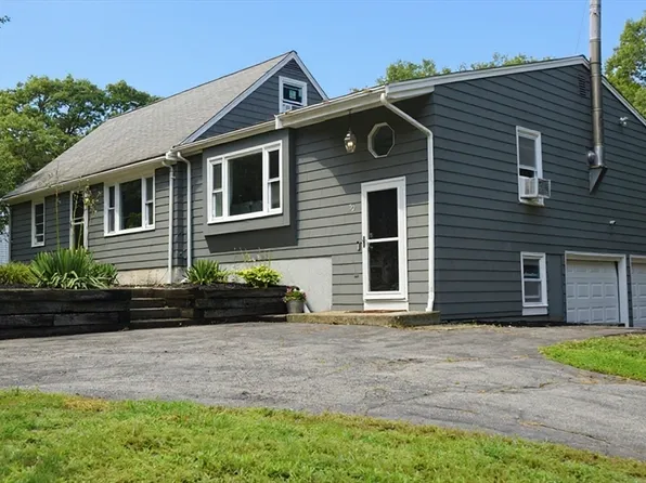 52 Prospect Ave, Attleboro, MA 02703