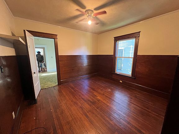 5th image of 1129 W 8th St Floor 1