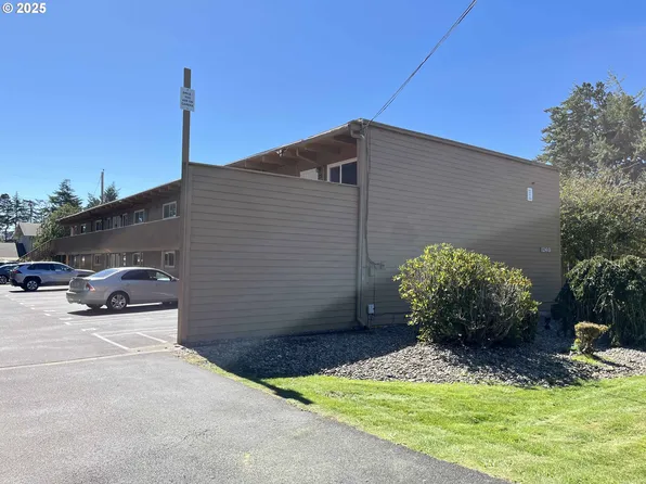1260 10th St #23, Florence, OR 97439