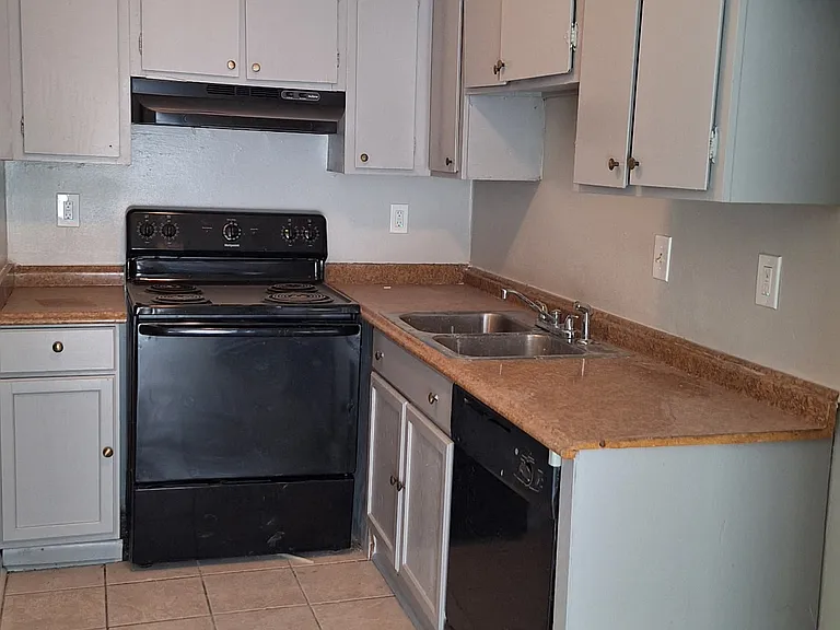 229 Helen St #C — Photo 21