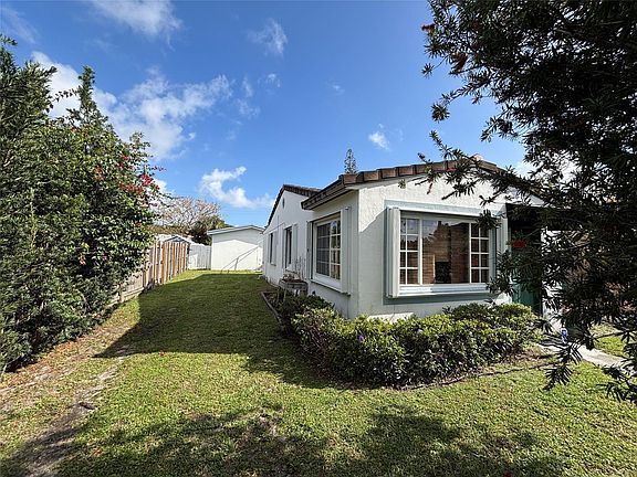 5th image of 2415 Thomas Street