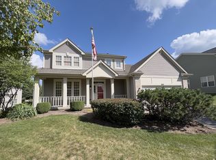 805 Red Barn Ln, Elgin, IL 60124