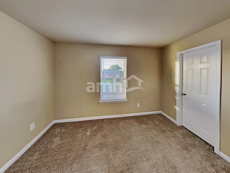 1012 Flaxton St — Photo 20