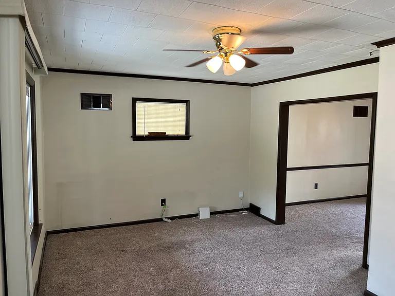 1343 Fry Ave — Photo 5