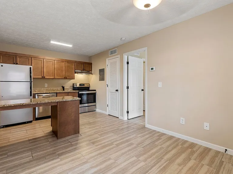 362 W Magnolia Ave — Photo 1