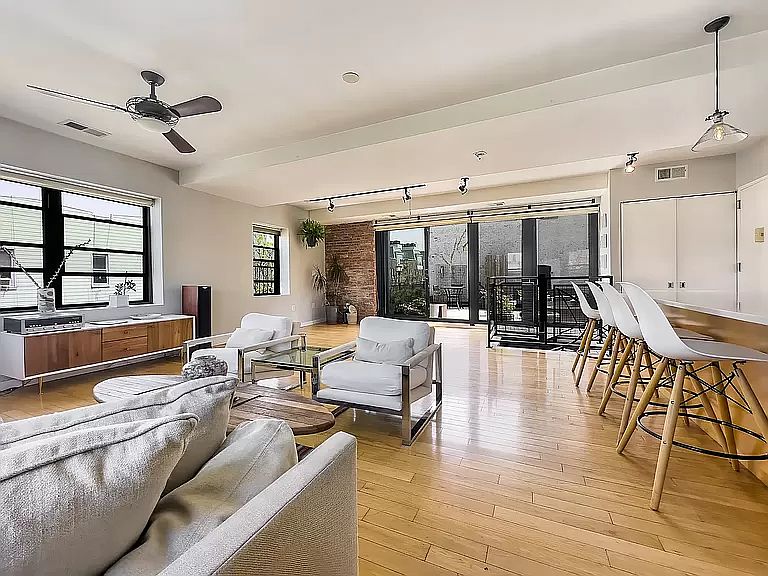 1st image of 364 Manhattan Ave APT 4G