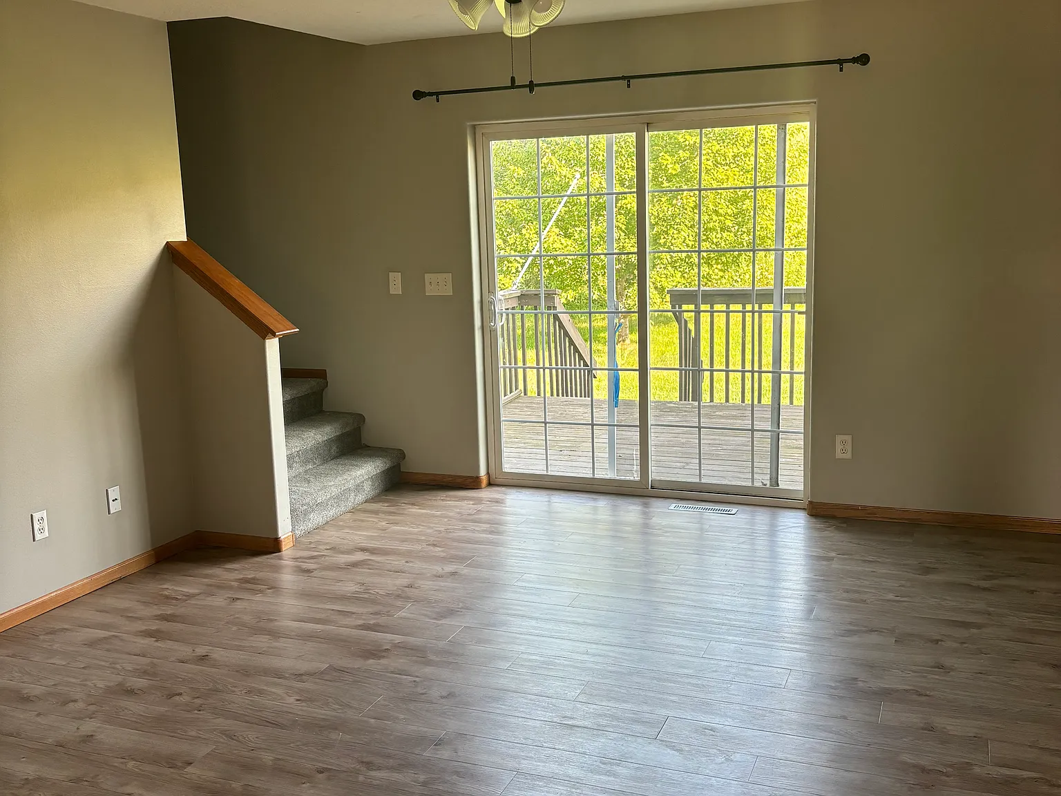2 bed, 2.5 bath, 1500 sqft, $2,400 — Photo 2