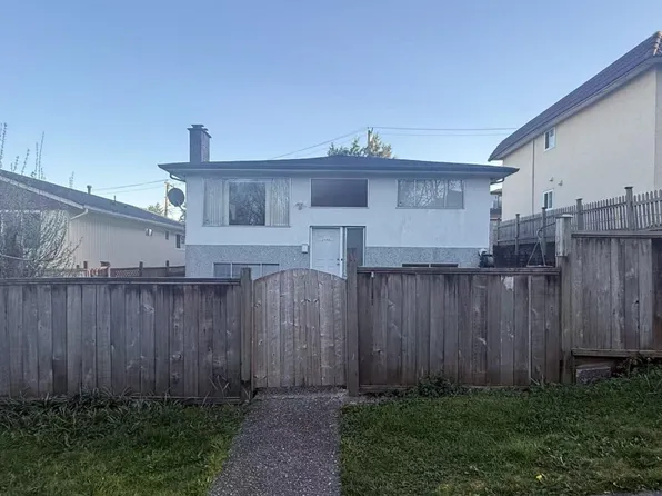 3466 E 2nd Ave, Vancouver, BC V5M 1G6