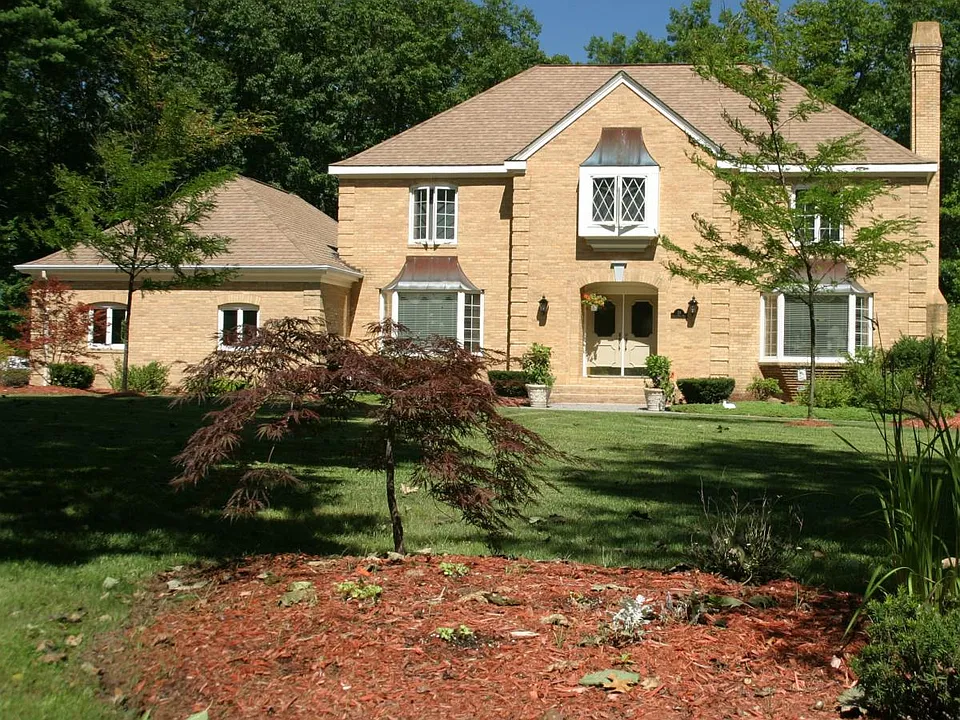 33 Indian Rock Rd