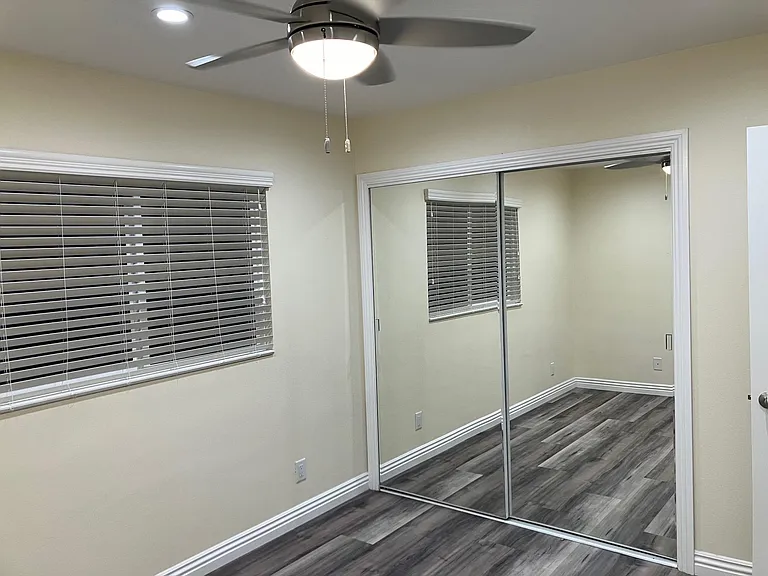 334 Crocker Ave — Photo 14
