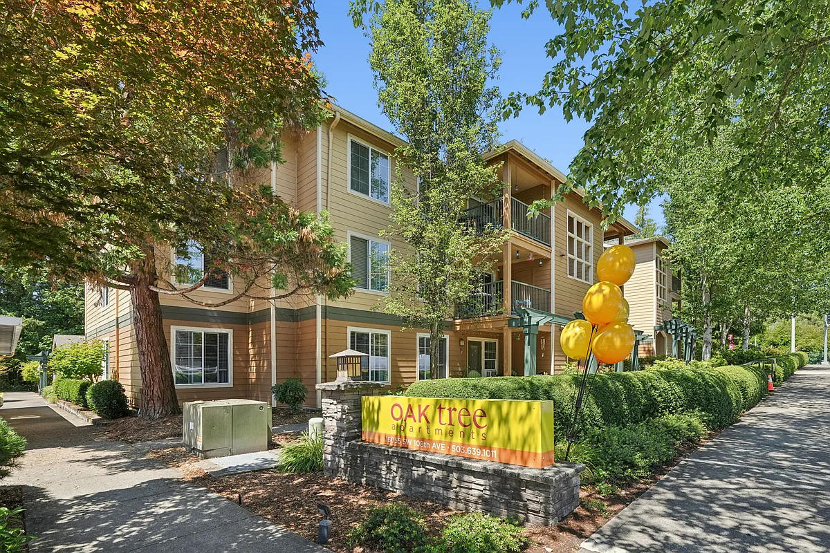 Building Photo - Oak Tree Apartments