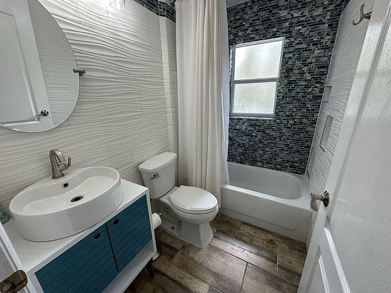1230 Silverdale St — Photo 12