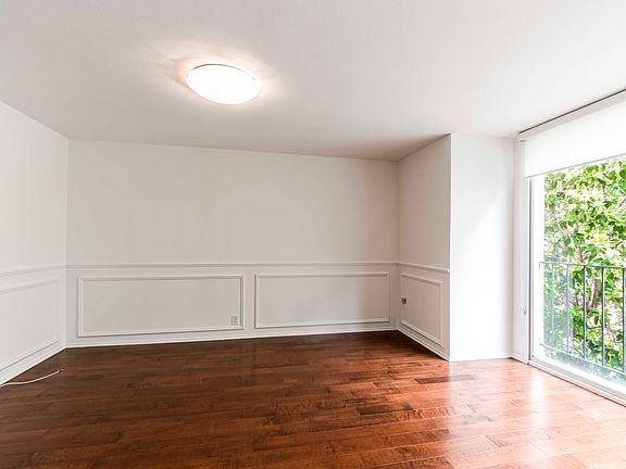 5th image of 2635 Fillmore St #102