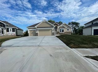 7805 NE 102nd St, Kansas City, MO 64157