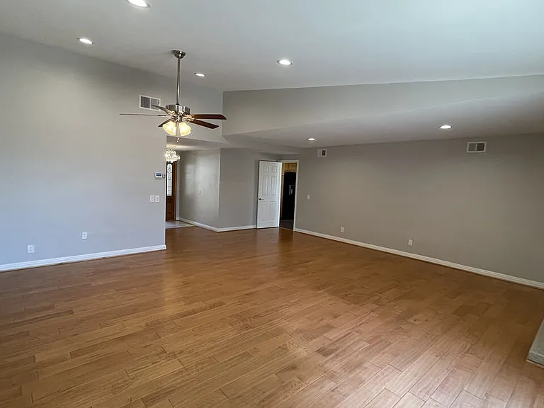 19106 Merion Dr — Photo 9
