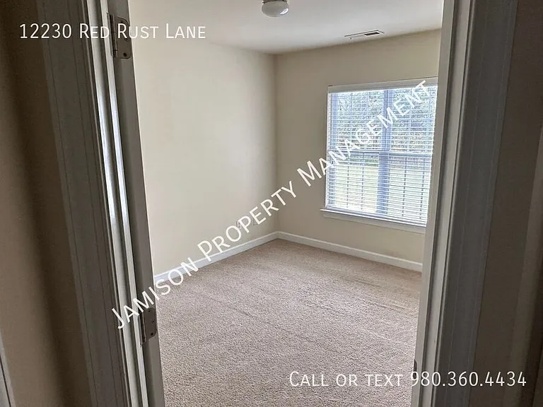 12230 Red Rust Ln — Photo 3