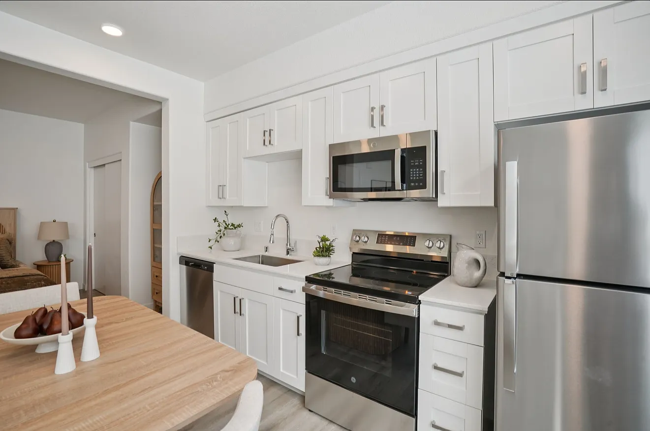 T20 Lofts — Photo 3