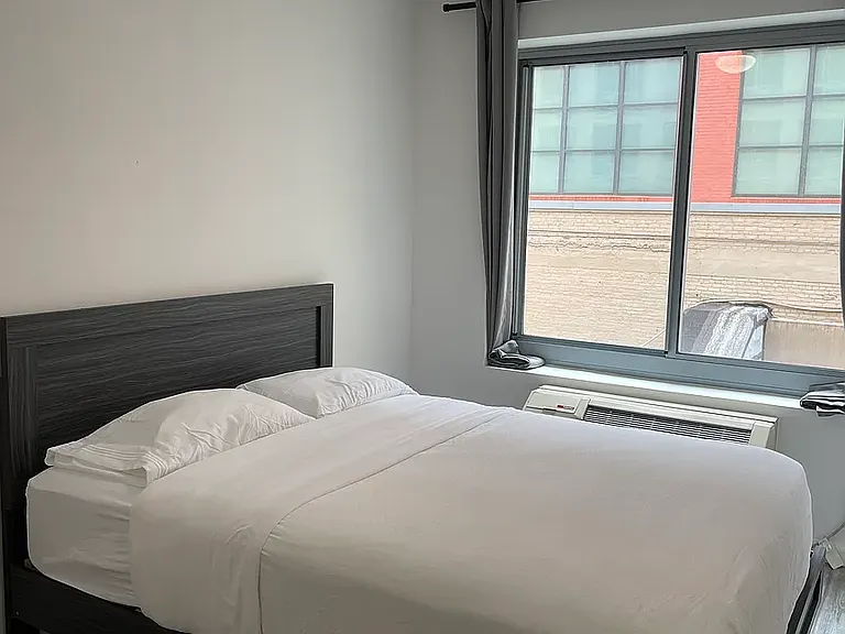 521 W 48th St #4F — Photo 3