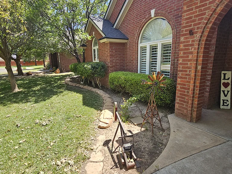 10306 York Ave — Photo 7