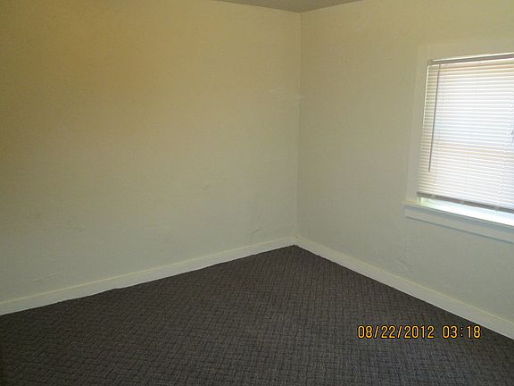 4th image of 741 SE 33rd St