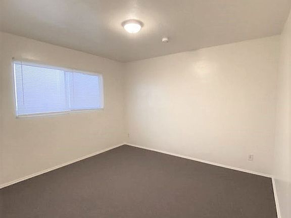 5th image of 1037 Broad Ave #4