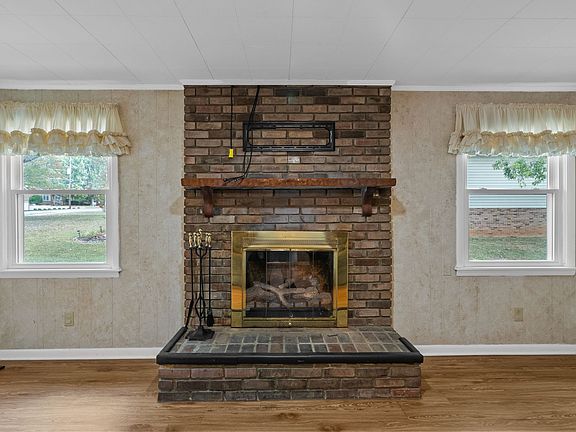4th image of 106 Millbrooke Dr