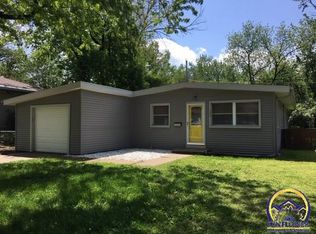 1319 SW 32nd St, Topeka, KS 66611