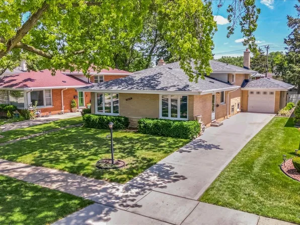 2845 Downing Ave, Westchester, IL 60154