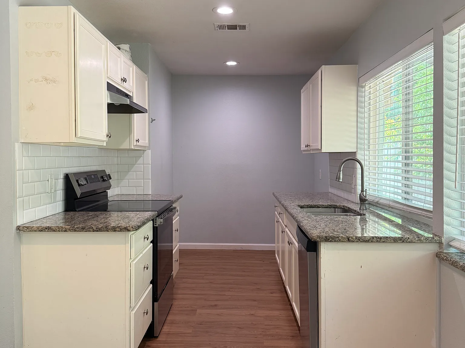 3 bed, 1113 sqft, $1,750 — Photo 2