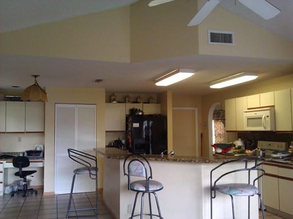 2nd image of 9421 Dunhill Dr