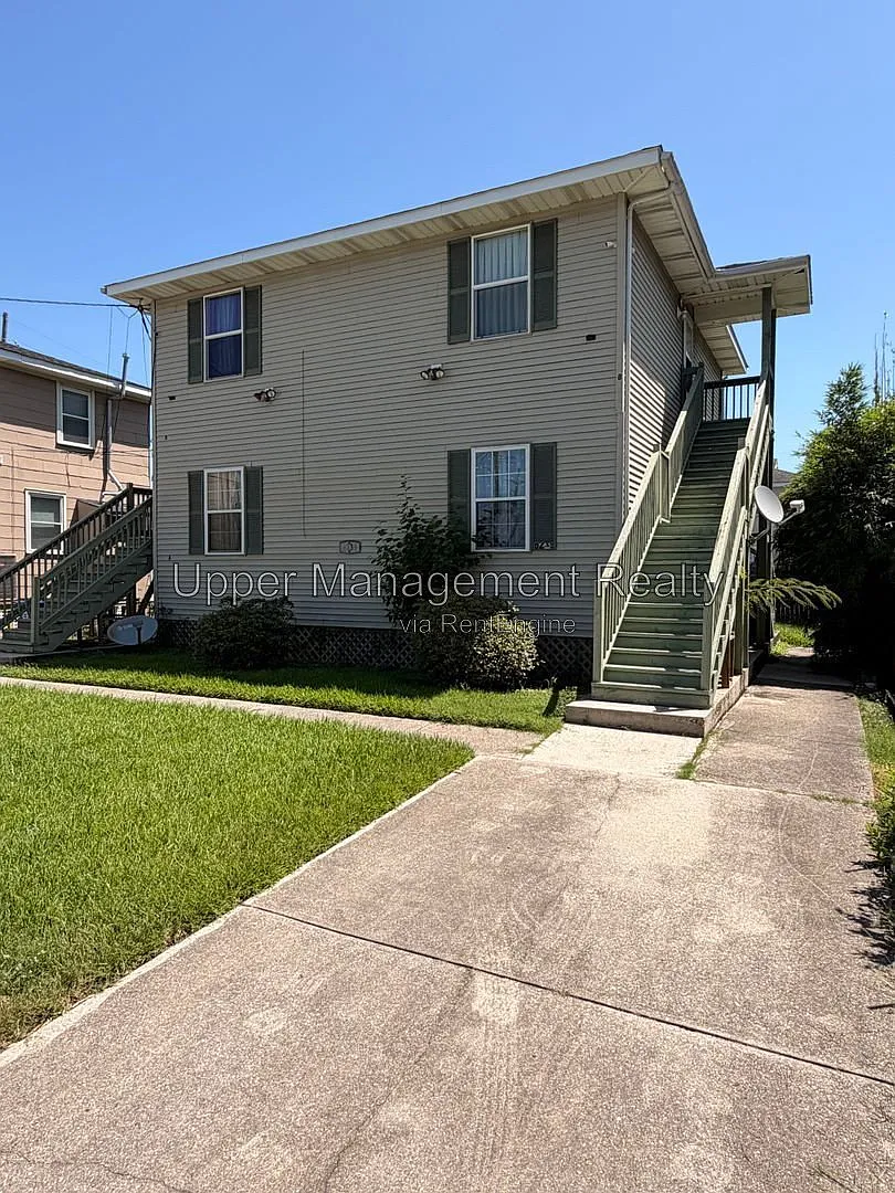 3 bed, 2.0 bath, 1000 sqft, $1,600 — Photo 2
