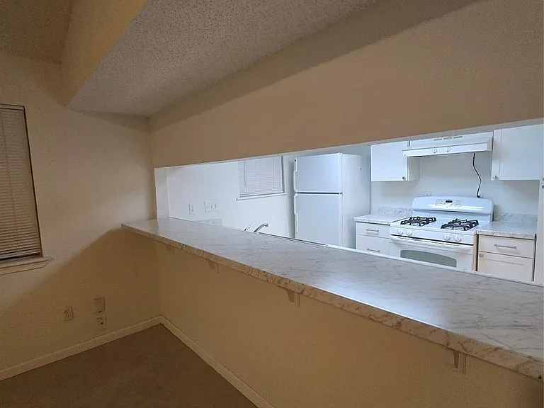 506 Corvette Ln — Photo 6