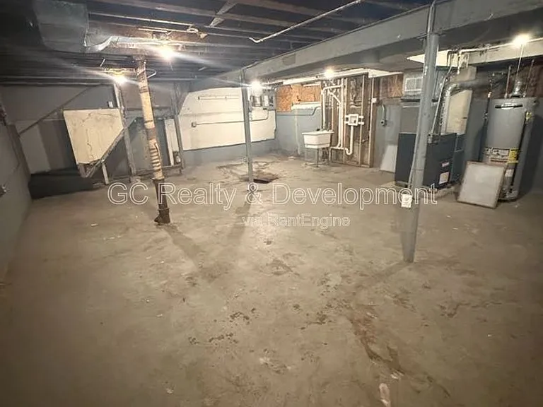9552 S Greenwood Ave — Photo 9
