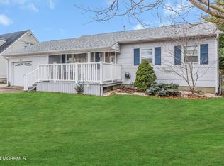 199 Pinewood Rd, Toms River, NJ 08753