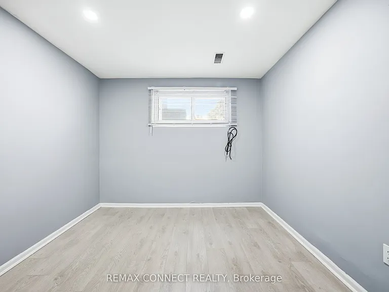 50 Palmerston Ave #LOWER — Photo 10
