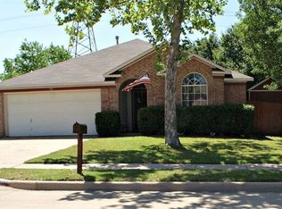 914 Santa Fe Dr, Saginaw, TX 76131