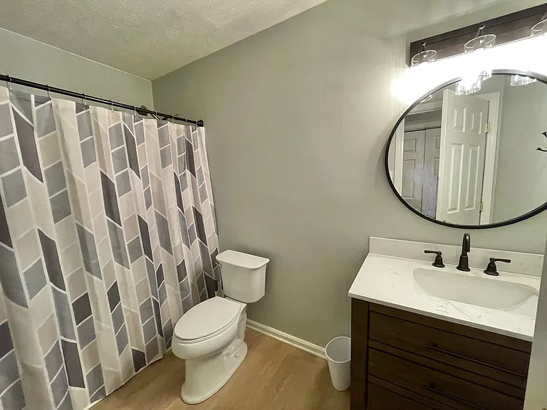 209 Hutchins Dr — Photo 19