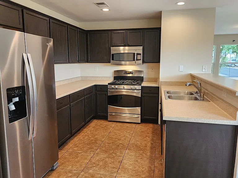 1435 Honey Locust Ave — Photo 10